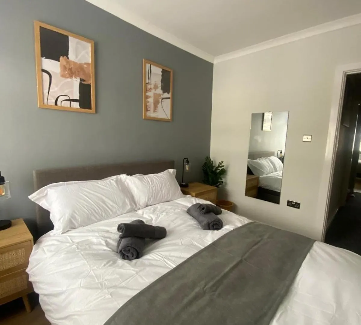 3 Bedroom House In Cardiff